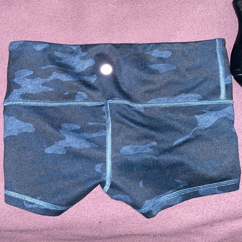RARE Vintage Lululemon boogie shorts size 2 yoga booty but lifting ass enhance